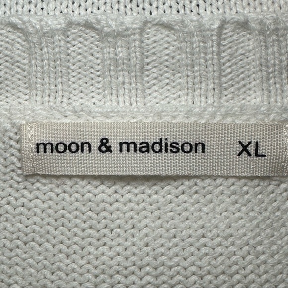 Moon & Madison Cream Sweater with US Flag - Picture 3 of 4